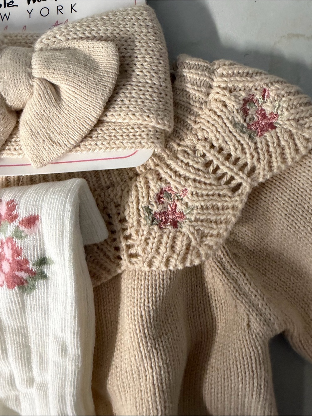 Nicole Miller 6-9 months  beige bubble socks, and headband new with tags